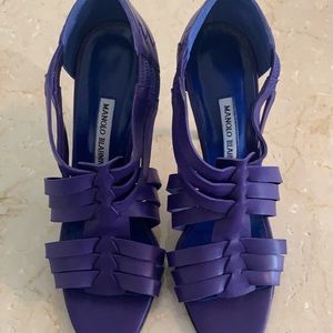 MANOLO BLAHNIK Purple leather